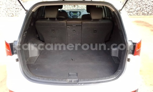 Sayi Sabo Hyundai Santa Fe White Mota in Yaounde a Babban Kamaru Sayi Sabo Hyundai Santa Fe White Mota in Yaounde a Babban Kamaru