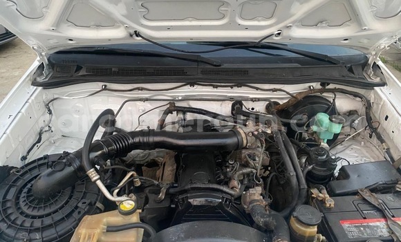 Sayi Na hannu Toyota Hilux White Mota in Douala a Ƙasar Kamaru Sayi Na hannu Toyota Hilux White Mota in Douala a Ƙasar Kamaru