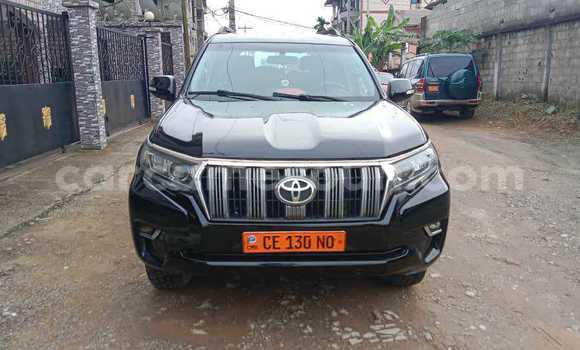 Sayi Na hannu Toyota Prado Black Mota in Douala a Ƙasar Kamaru