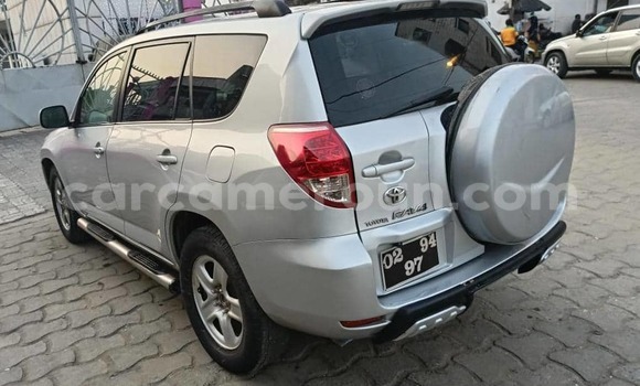 Acheter Occasion Voiture Toyota RAV4 Gris à Douala, Littoral Cameroon Acheter Occasion Voiture Toyota RAV4 Gris à Douala, Littoral Cameroon
