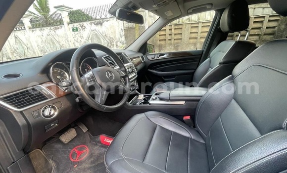 Sayi Sabo Mercedes‒Benz ML–Class Black Mota in Douala a Ƙasar Kamaru Sayi Sabo Mercedes‒Benz ML–Class Black Mota in Douala a Ƙasar Kamaru