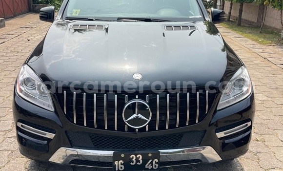 Sayi Sabo Mercedes‒Benz ML–Class Black Mota in Douala a Ƙasar Kamaru Sayi Sabo Mercedes‒Benz ML–Class Black Mota in Douala a Ƙasar Kamaru