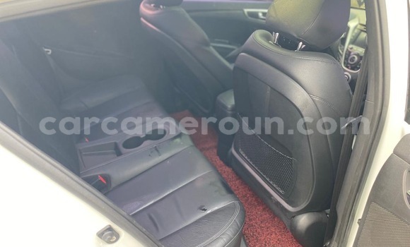 Acheter Neuf Voiture Hyundai Veloster Blanc à Douala, Littoral Cameroon Acheter Neuf Voiture Hyundai Veloster Blanc à Douala, Littoral Cameroon
