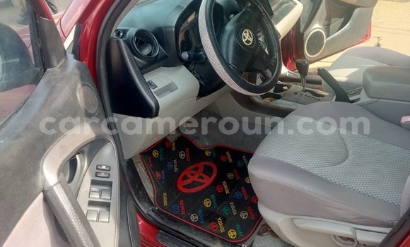 Sayi Na hannu Toyota RAV4 Red Mota in Douala a Ƙasar Kamaru Sayi Na hannu Toyota RAV4 Red Mota in Douala a Ƙasar Kamaru