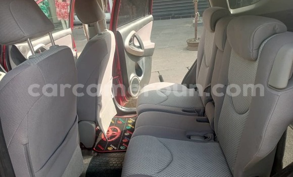 Sayi Na hannu Toyota RAV4 Red Mota in Douala a Ƙasar Kamaru Sayi Na hannu Toyota RAV4 Red Mota in Douala a Ƙasar Kamaru