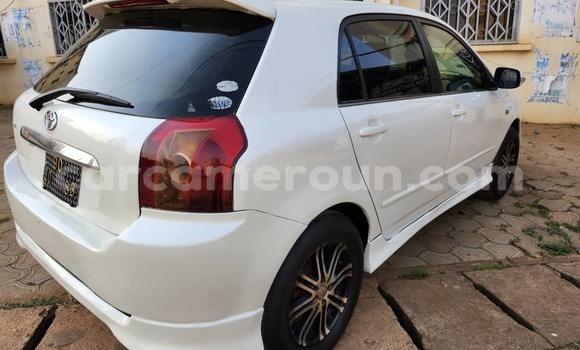 Sayi Na hannu Toyota Runx White Mota in Yaounde a Babban Kamaru Sayi Na hannu Toyota Runx White Mota in Yaounde a Babban Kamaru