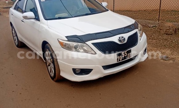 Acheter Occasion Voiture Toyota Camry Blanc à Yaoundé, Central Cameroon