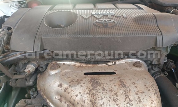 Sayi Na hannu Toyota Camry White Mota in Yaounde a Babban Kamaru Sayi Na hannu Toyota Camry White Mota in Yaounde a Babban Kamaru