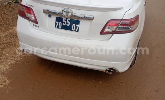 Sayi Na hannu Toyota Camry White Mota in Yaounde a Babban Kamaru Sayi Na hannu Toyota Camry White Mota in Yaounde a Babban Kamaru