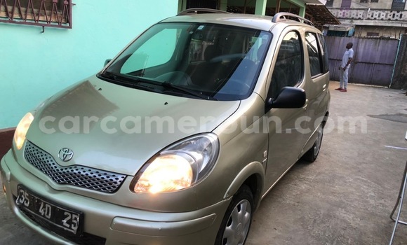 Buy Used Toyota Yaris Verso Silver Car in Douala in Littoral Cameroon