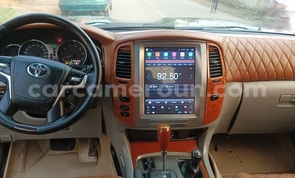 Sayi Imported Toyota Land Cruiser Black Mota in Douala a Ƙasar Kamaru Sayi Imported Toyota Land Cruiser Black Mota in Douala a Ƙasar Kamaru