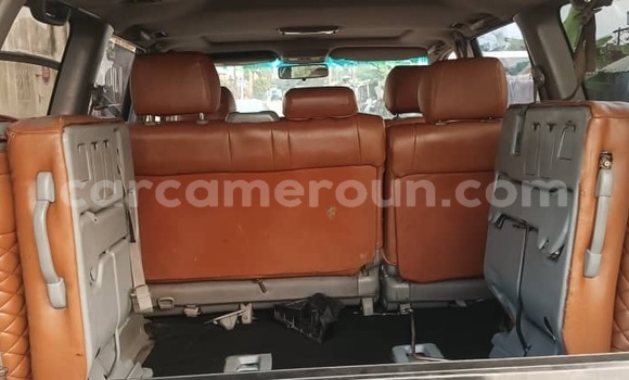 Sayi Imported Toyota Land Cruiser Black Mota in Douala a Ƙasar Kamaru Sayi Imported Toyota Land Cruiser Black Mota in Douala a Ƙasar Kamaru