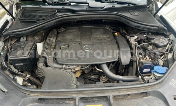 Sayi Imported Mercedes‒Benz GLE White Mota in Douala a Ƙasar Kamaru Sayi Imported Mercedes‒Benz GLE White Mota in Douala a Ƙasar Kamaru