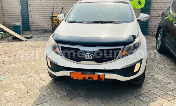 Sayi Na hannu Kia Sportage White Mota in Douala a Ƙasar Kamaru Sayi Na hannu Kia Sportage White Mota in Douala a Ƙasar Kamaru