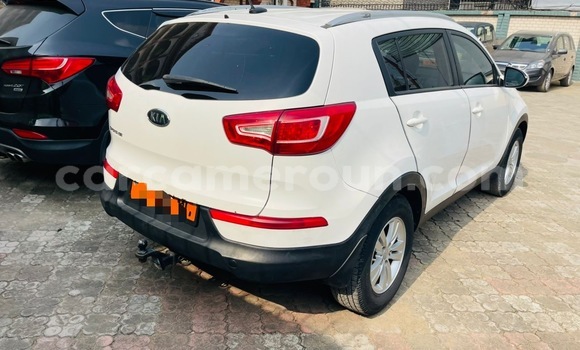 Sayi Na hannu Kia Sportage White Mota in Douala a Ƙasar Kamaru Sayi Na hannu Kia Sportage White Mota in Douala a Ƙasar Kamaru