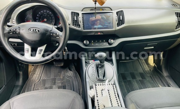 Sayi Na hannu Kia Sportage White Mota in Douala a Ƙasar Kamaru Sayi Na hannu Kia Sportage White Mota in Douala a Ƙasar Kamaru