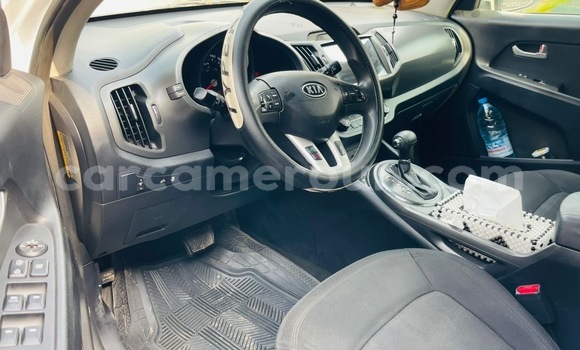 Sayi Na hannu Kia Sportage White Mota in Douala a Ƙasar Kamaru Sayi Na hannu Kia Sportage White Mota in Douala a Ƙasar Kamaru