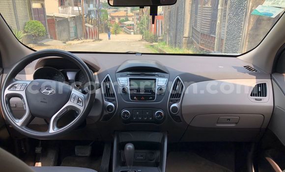Buy Used Hyundai Tucson Red Car in Douala in Littoral Cameroon Buy Used Hyundai Tucson Red Car in Douala in Littoral Cameroon