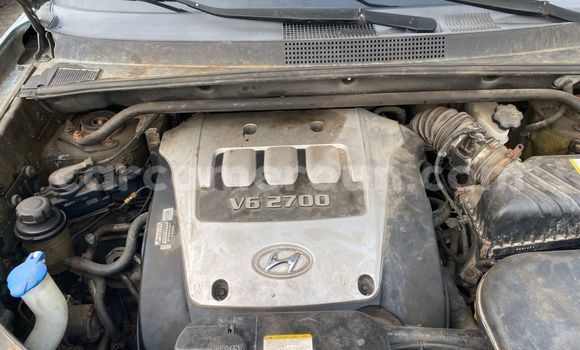 Sayi Na hannu Hyundai Tucson Green Mota in Douala a Ƙasar Kamaru Sayi Na hannu Hyundai Tucson Green Mota in Douala a Ƙasar Kamaru