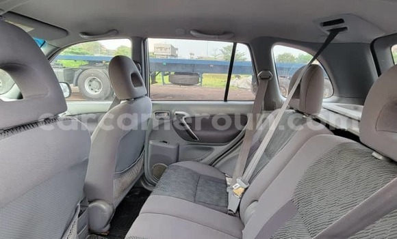 Acheter Occasion Voiture Toyota RAV4 Gris à Douala, Littoral Cameroon Acheter Occasion Voiture Toyota RAV4 Gris à Douala, Littoral Cameroon