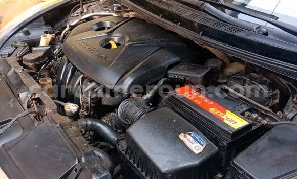 Buy Used Hyundai Elantra Silver Car in Yaounde in Central Cameroon Buy Used Hyundai Elantra Silver Car in Yaounde in Central Cameroon