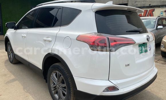 Acheter Occasion Voiture Toyota RAV4 Blanc à Douala, Littoral Cameroon Acheter Occasion Voiture Toyota RAV4 Blanc à Douala, Littoral Cameroon