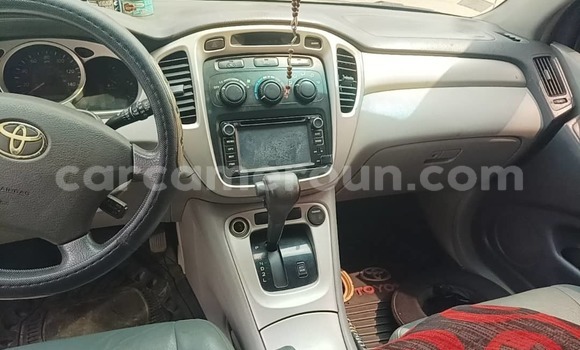 Acheter Occasion Voiture Toyota Highlander Vert à Douala, Littoral Cameroon Acheter Occasion Voiture Toyota Highlander Vert à Douala, Littoral Cameroon
