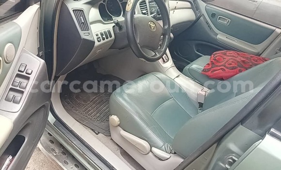Acheter Occasion Voiture Toyota Highlander Vert à Douala, Littoral Cameroon Acheter Occasion Voiture Toyota Highlander Vert à Douala, Littoral Cameroon
