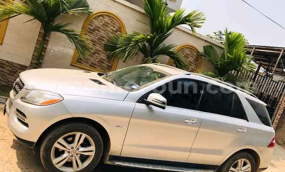 Acheter Occasion Voiture Mercedes‒Benz ML–Class Gris à Douala, Littoral Cameroon Acheter Occasion Voiture Mercedes‒Benz ML–Class Gris à Douala, Littoral Cameroon