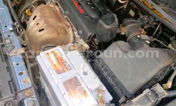 Sayi Na hannu Toyota RAV4 Blue Mota in Douala a Ƙasar Kamaru Sayi Na hannu Toyota RAV4 Blue Mota in Douala a Ƙasar Kamaru