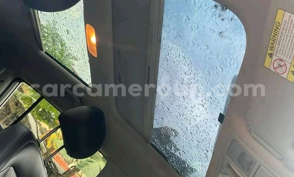 Sayi Imported Kia Sportage White Mota in Douala a Ƙasar Kamaru Sayi Imported Kia Sportage White Mota in Douala a Ƙasar Kamaru