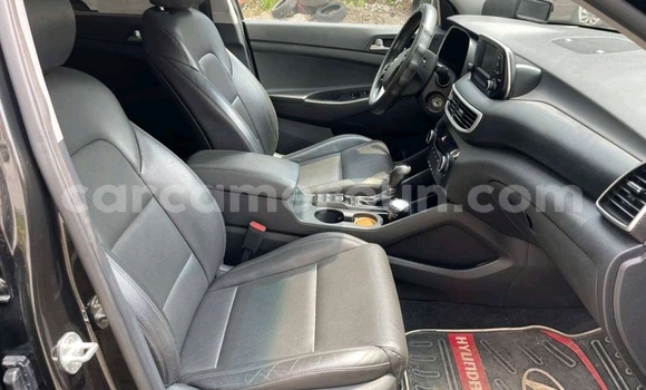 Sayi Na hannu Hyundai Tucson Black Mota in Douala a Ƙasar Kamaru Sayi Na hannu Hyundai Tucson Black Mota in Douala a Ƙasar Kamaru