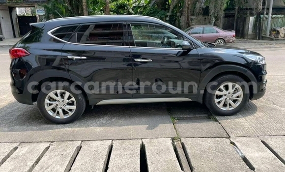 Sayi Na hannu Hyundai Tucson Black Mota in Douala a Ƙasar Kamaru Sayi Na hannu Hyundai Tucson Black Mota in Douala a Ƙasar Kamaru