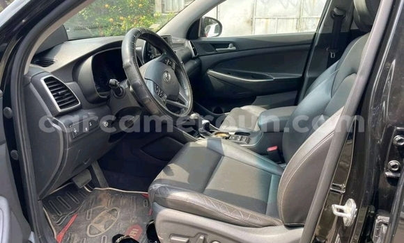 Sayi Na hannu Hyundai Tucson Black Mota in Douala a Ƙasar Kamaru Sayi Na hannu Hyundai Tucson Black Mota in Douala a Ƙasar Kamaru