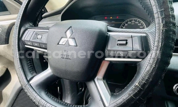 Sayi Na hannu Mitsubishi Outlander Black Mota in Douala a Ƙasar Kamaru Sayi Na hannu Mitsubishi Outlander Black Mota in Douala a Ƙasar Kamaru