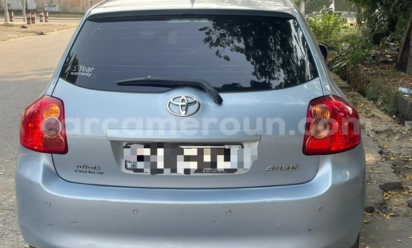 Sayi Imported Toyota Auris Sauran Mota in Douala a Ƙasar Kamaru Sayi Imported Toyota Auris Sauran Mota in Douala a Ƙasar Kamaru