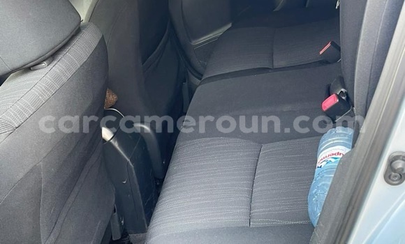 Sayi Imported Toyota Auris Sauran Mota in Douala a Ƙasar Kamaru Sayi Imported Toyota Auris Sauran Mota in Douala a Ƙasar Kamaru