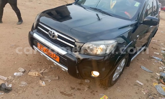 Sayi Na hannu Toyota RAV4 Black Mota in Douala a Ƙasar Kamaru