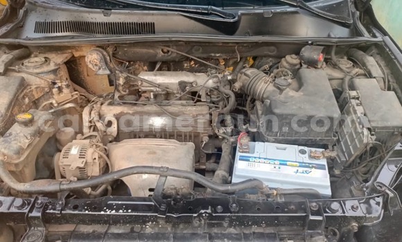 Sayi Na hannu Toyota RAV4 Black Mota in Douala a Ƙasar Kamaru Sayi Na hannu Toyota RAV4 Black Mota in Douala a Ƙasar Kamaru