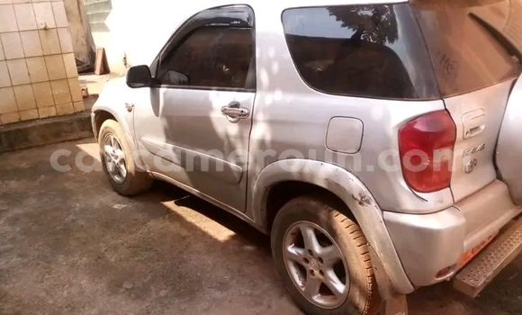 Acheter Occasion Voiture Toyota RAV4 Gris à Yaoundé, Central Cameroon Acheter Occasion Voiture Toyota RAV4 Gris à Yaoundé, Central Cameroon