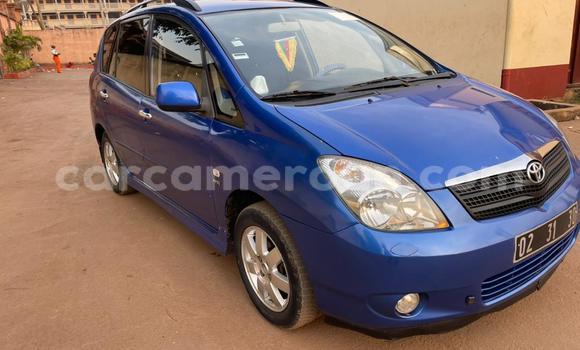 Sayi Na hannu Toyota Avensis Blue Mota in Yaounde a Babban Kamaru