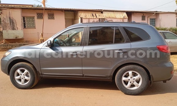 Sayi Na hannu Hyundai Santa Fe Azurfa Mota in Yaounde a Babban Kamaru Sayi Na hannu Hyundai Santa Fe Azurfa Mota in Yaounde a Babban Kamaru