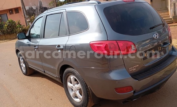 Sayi Na hannu Hyundai Santa Fe Azurfa Mota in Yaounde a Babban Kamaru Sayi Na hannu Hyundai Santa Fe Azurfa Mota in Yaounde a Babban Kamaru