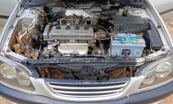 Buy Used Toyota Avensis Silver Car in Yaounde in Central Cameroon Buy Used Toyota Avensis Silver Car in Yaounde in Central Cameroon