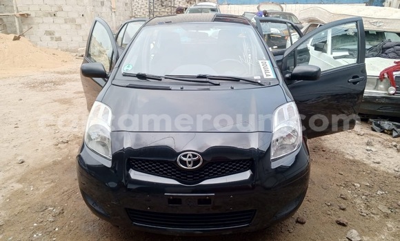 Sayi Sabo Toyota Yaris Black Mota in Douala a Ƙasar Kamaru Sayi Sabo Toyota Yaris Black Mota in Douala a Ƙasar Kamaru