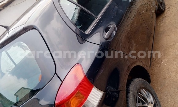Sayi Sabo Toyota Yaris Black Mota in Douala a Ƙasar Kamaru Sayi Sabo Toyota Yaris Black Mota in Douala a Ƙasar Kamaru