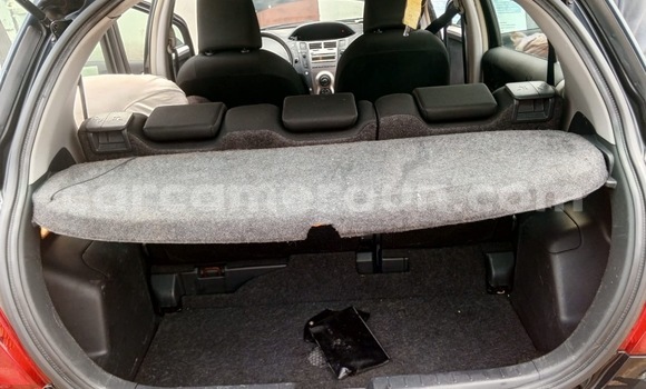 Sayi Sabo Toyota Yaris Black Mota in Douala a Ƙasar Kamaru Sayi Sabo Toyota Yaris Black Mota in Douala a Ƙasar Kamaru