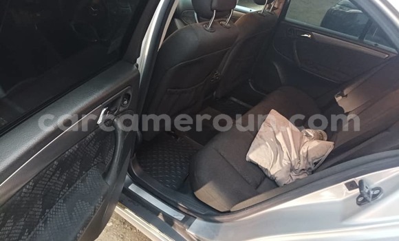 Sayi Na hannu Mercedes‒Benz KOMPRESSOR Azurfa Mota in Douala a Ƙasar Kamaru Sayi Na hannu Mercedes‒Benz KOMPRESSOR Azurfa Mota in Douala a Ƙasar Kamaru