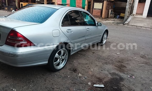 Sayi Na hannu Mercedes‒Benz KOMPRESSOR Azurfa Mota in Douala a Ƙasar Kamaru Sayi Na hannu Mercedes‒Benz KOMPRESSOR Azurfa Mota in Douala a Ƙasar Kamaru