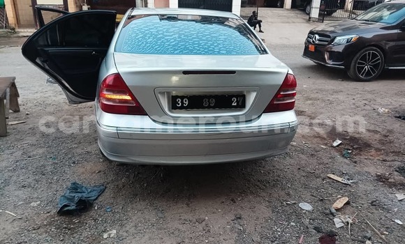 Sayi Na hannu Mercedes‒Benz KOMPRESSOR Azurfa Mota in Douala a Ƙasar Kamaru Sayi Na hannu Mercedes‒Benz KOMPRESSOR Azurfa Mota in Douala a Ƙasar Kamaru